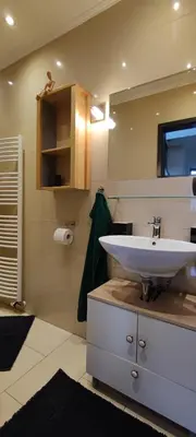 Ein Badezimmer in der Unterkunft Villa Kunterbunt, Gemütlichkeit am Waldesrand