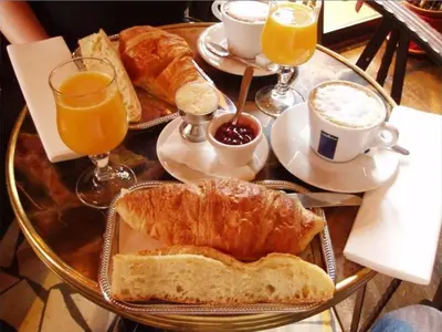 Essen im Hotel oder in der Nähe