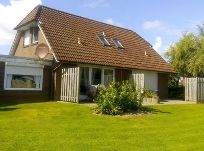 Ein Garten an der Unterkunft Haus Tötel DHH 3