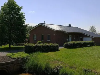 Ein Garten an der Unterkunft FeWo Grüne Wiese