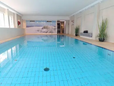 Der Swimmingpool an oder in der Nähe von Terrassenhaus, FeWo 73