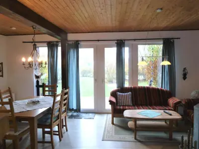 Ein Sitzbereich in der Unterkunft Gundi's Ferienhaus