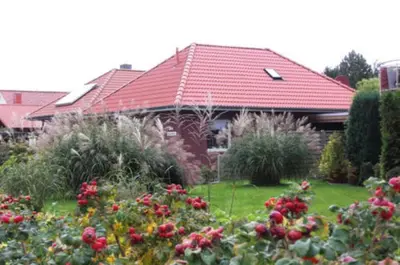 Ein Garten an der Unterkunft Finja
