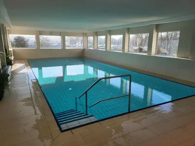 Der Swimmingpool an oder in der Nähe von LITTLE SKYSUITE W94 inkl Ebikes Pool Sauna