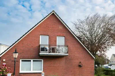 Das Gebäude in dem sich das Ferienhaus befindet