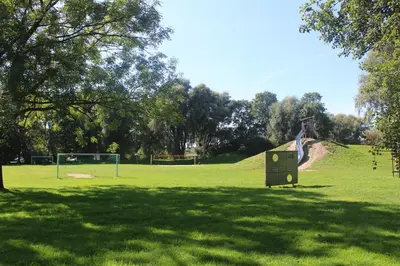 Ein Garten an der Unterkunft Ferienhaus Strandnah - Wohnung 2