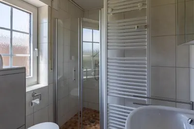 Ein Badezimmer in der Unterkunft Haus Am Häfchenweg, Wohnung 5