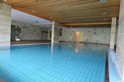 Der Swimmingpool an oder in der Nähe von Haus Frauenpreiss F406