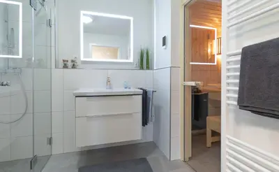 Ein Badezimmer in der Unterkunft Dorumer Sielhuus 13