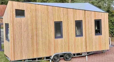Das Gebäude in dem sich der Campingplatz befindet