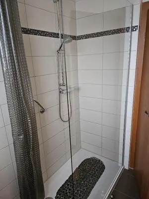 Ein Badezimmer in der Unterkunft Ferienwohnung Monteurwohnung - b63890