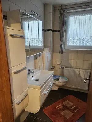 Ein Badezimmer in der Unterkunft Ferienwohnung Monteurwohnung - b63890