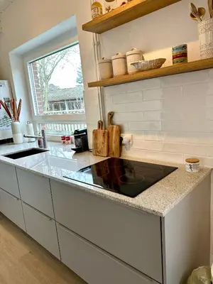 Küche/Küchenzeile in der Unterkunft Ferienhaus Sandbar direkt am Deich