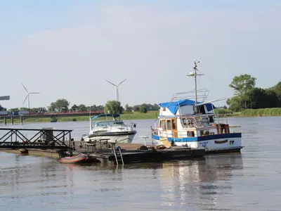 Blick auf einen Fluss in der Nähe des Ferienhauses