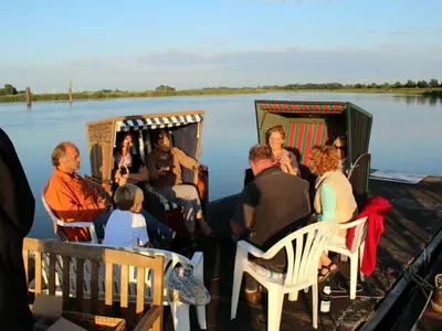 Blick auf einen Fluss in der Nähe des Ferienhauses