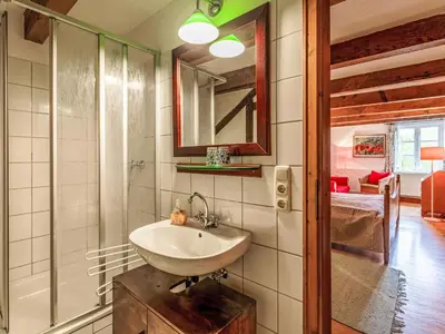 Ein Badezimmer in der Unterkunft Holiday Home Gut Hörne-1 by Interhome