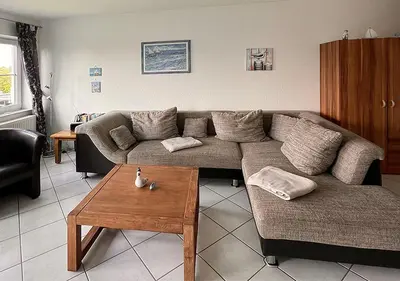 Ein Sitzbereich in der Unterkunft Ferienwohnung Deichbrise