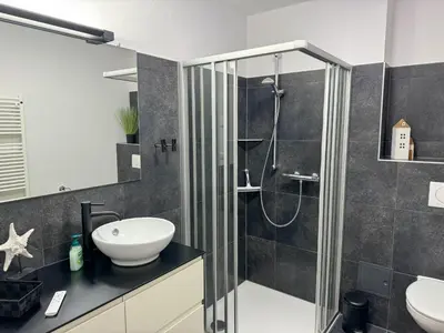 Ein Badezimmer in der Unterkunft Haus Seehafen Apartment 2 3