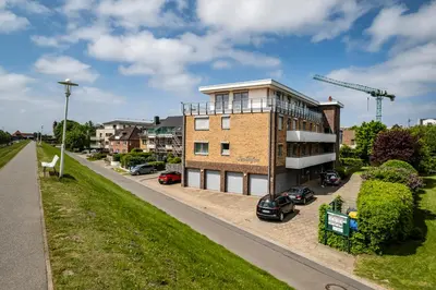 Das Gebäude in dem sich die Ferienwohnung befindet