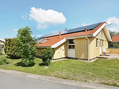 Das Gebäude in dem sich das Ferienhaus befindet