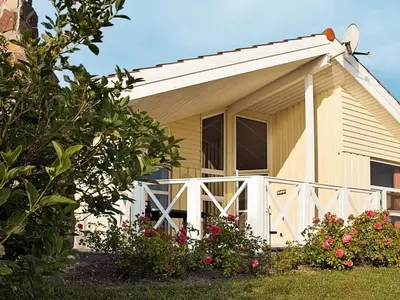 Das Gebäude in dem sich das Ferienhaus befindet