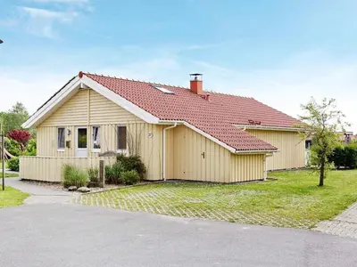 Das Gebäude in dem sich das Ferienhaus befindet