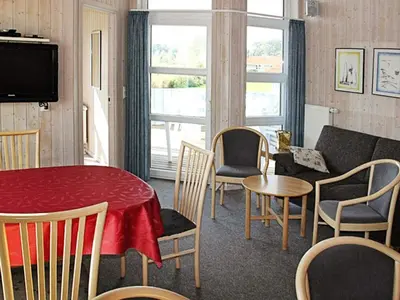 TV/Unterhaltungsangebot in der Unterkunft 12 person holiday home in Otterndorf