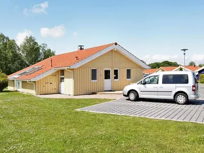 Das Gebäude in dem sich das Ferienhaus befindet