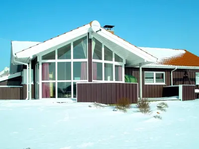 Das Gebäude in dem sich das Ferienhaus befindet