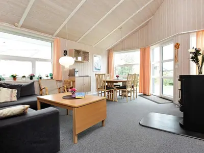 Ein Sitzbereich in der Unterkunft 4 person holiday home in Otterndorf