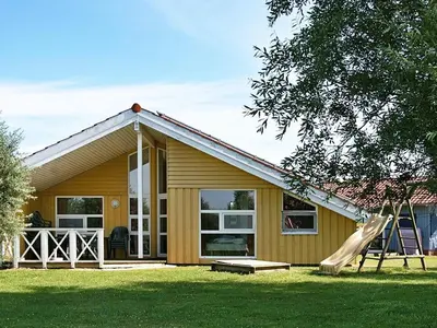 Das Gebäude in dem sich das Ferienhaus befindet