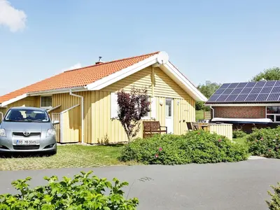 Das Gebäude in dem sich das Ferienhaus befindet