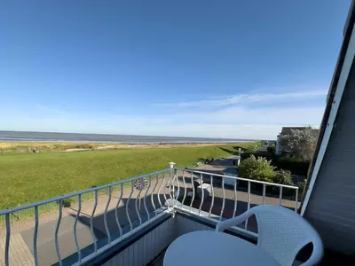 Ein Balkon oder eine Terrasse in der Unterkunft Haus Nordseeperle 11