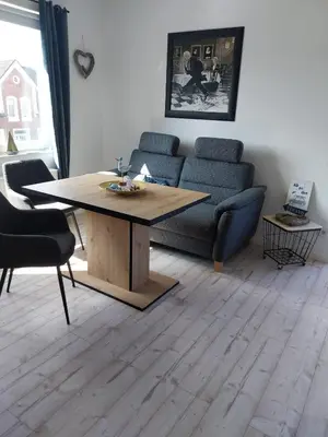 Ein Sitzbereich in der Unterkunft Ferienwohnung Schnelzer