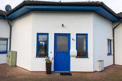 Das Gebäude in dem sich das Ferienhaus befindet