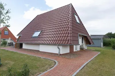 Das Gebäude in dem sich das Ferienhaus befindet