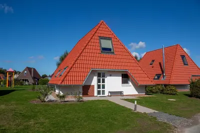 Das Gebäude in dem sich das Ferienhaus befindet