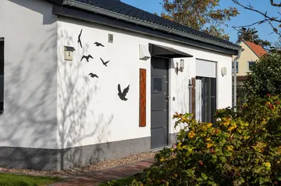 Das Gebäude in dem sich das Ferienhaus befindet