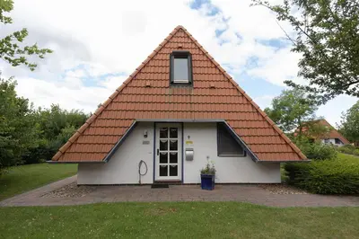 Das Gebäude in dem sich das Ferienhaus befindet