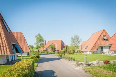 Das Gebäude in dem sich das Ferienhaus befindet