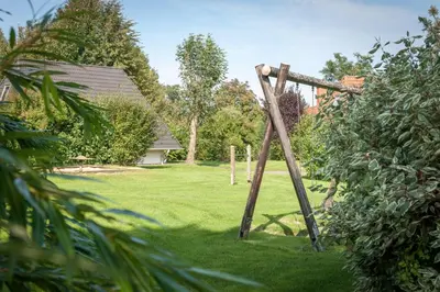 Ein Garten an der Unterkunft Ferienwohnung Sieltrift 4-12