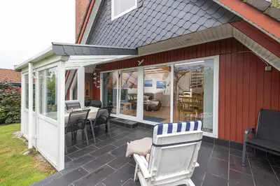 Das Gebäude in dem sich das Ferienhaus befindet