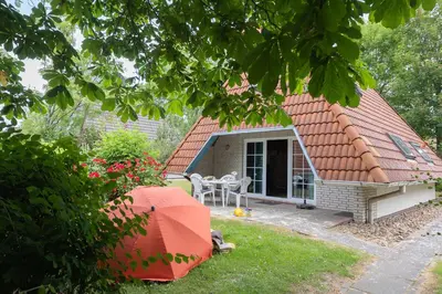 Ein Garten an der Unterkunft Ferienhaus Vogelsand 06
