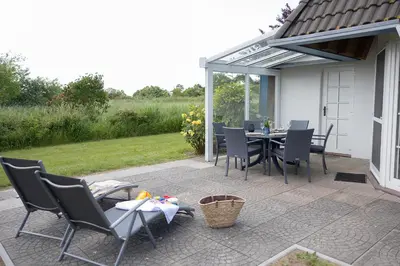 Ein Garten an der Unterkunft Ferienhaus Medemsand 18