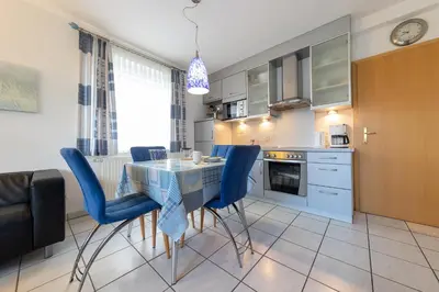 Küche/Küchenzeile in der Unterkunft Ferienwohnung Kajediek 16-69