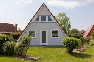 Das Gebäude in dem sich das Ferienhaus befindet