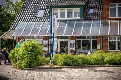 Das Gebäude in dem sich das Ferienhaus befindet