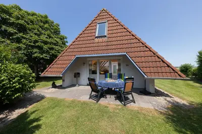 Das Gebäude in dem sich das Ferienhaus befindet