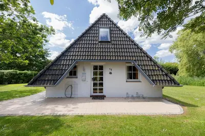 Das Gebäude in dem sich das Ferienhaus befindet