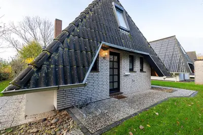 Das Gebäude in dem sich das Ferienhaus befindet